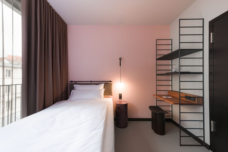 Bedroom 5, EmiLu Design Hotel, Stuttgart