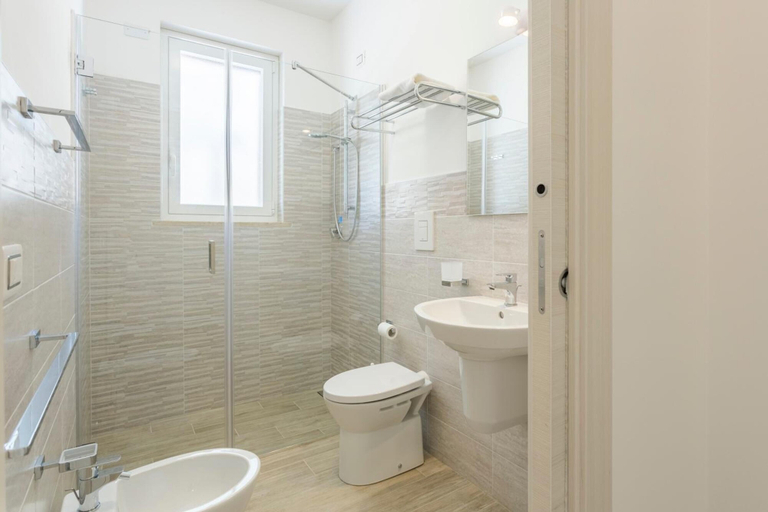Bathroom 5, Case Vacanze Trinacria, Trapani