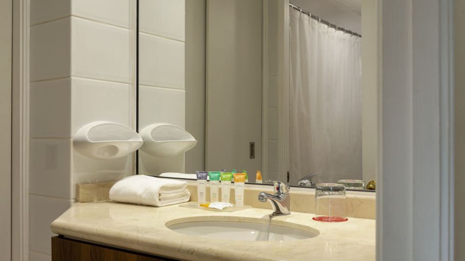 Bathroom 5, Time Suite - Comfort Apartments, Santiago