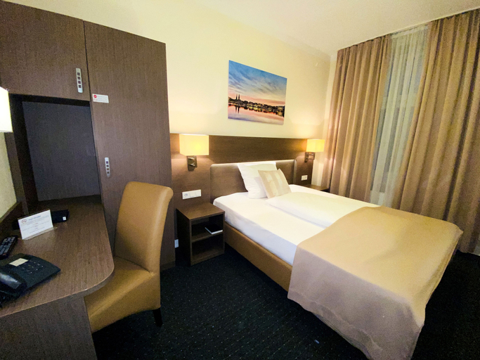 Bedroom 4, Hotel Hansehof, Hamburg