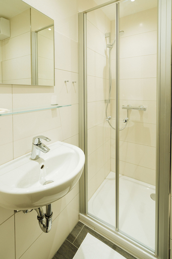 Bathroom 5, Hotel Reiter Bräu, Erding