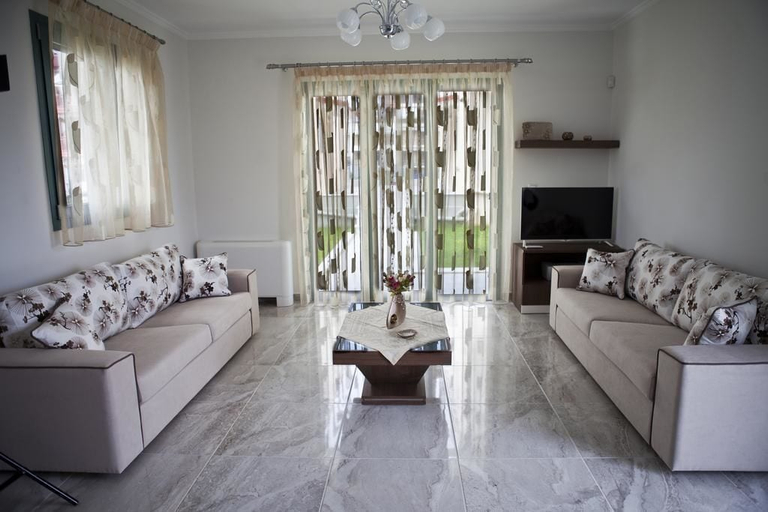 Others 5, Anemos Villas, West Greece