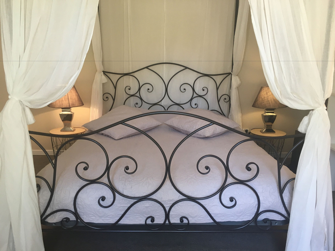 Bedroom 5, Les Jardins d'Eleusis, Vaucluse