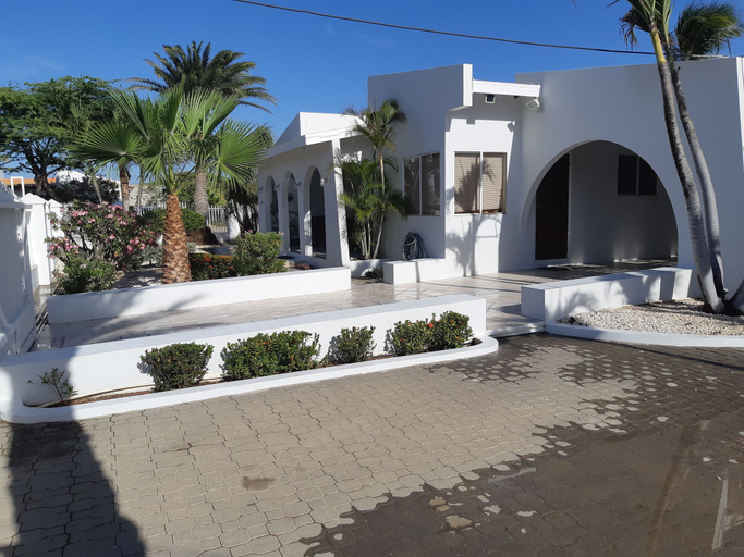 Exterior & Views 2, Palm Beach Vacation Villa