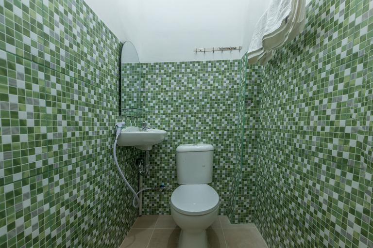 Bathroom 3, Hotel O Kost Arie 1, East Jakarta