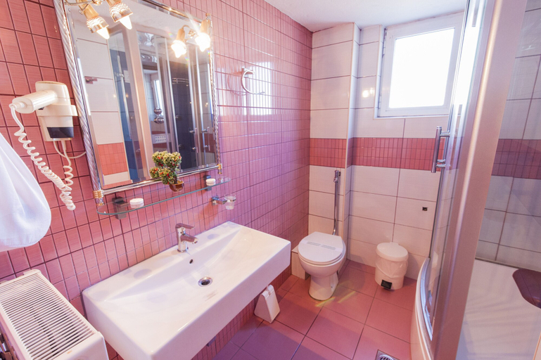 Bathroom 3, Krikonis Hotel, Epirus