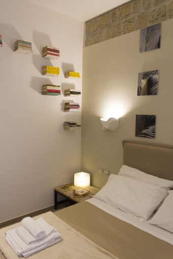Bedroom 4, Schiara guest house, Napoli