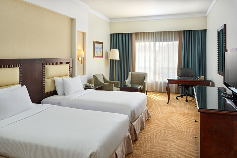 Bedroom 3, Hilton Alexandria Green Plaza, Alexandria