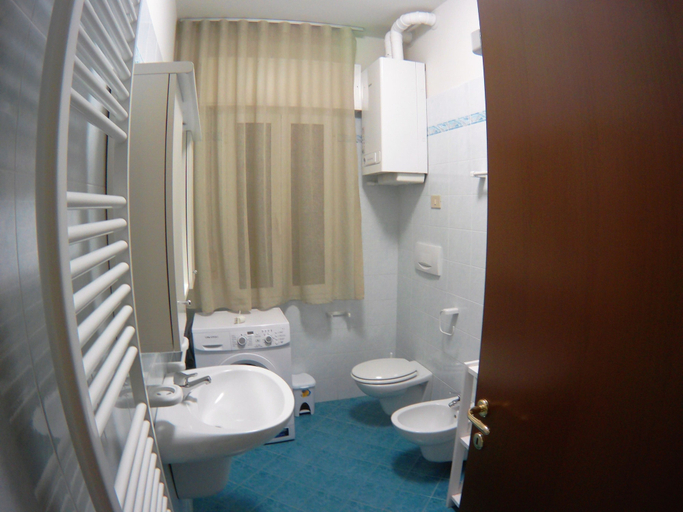 Bathroom 2, Euroresidence n. 16, Venezia