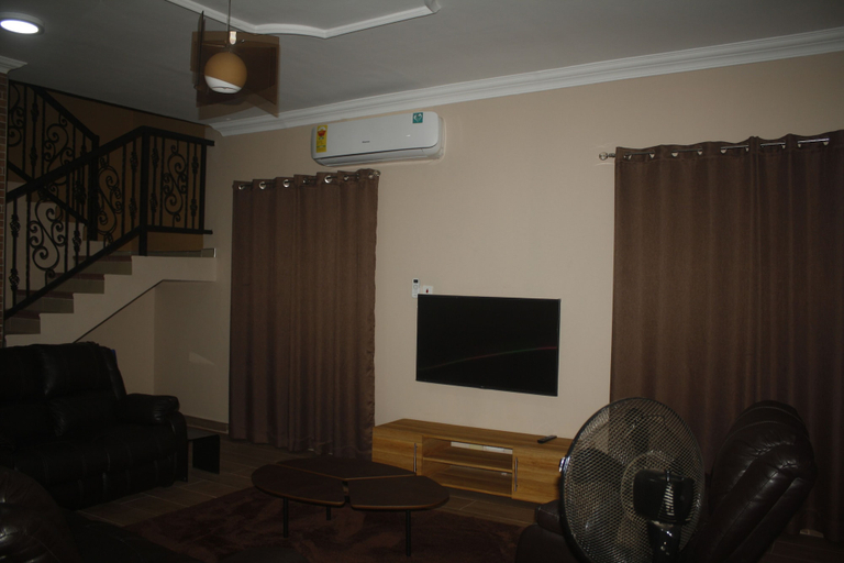 Others 5, Westhood Homes, Tema