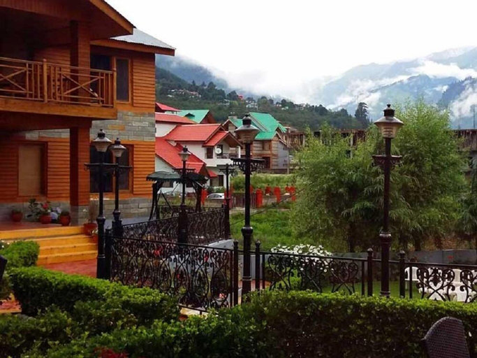 Exterior & Views 2, Daffodil Cottages, Kullu