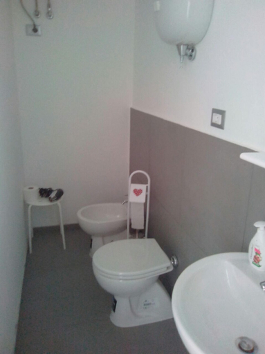 Bathroom 2, Sweet Dream, Perugia