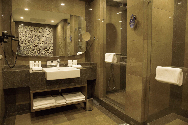 Bathroom 5, Radisson Blu Hotel, Abidjan Airport, Abidjan