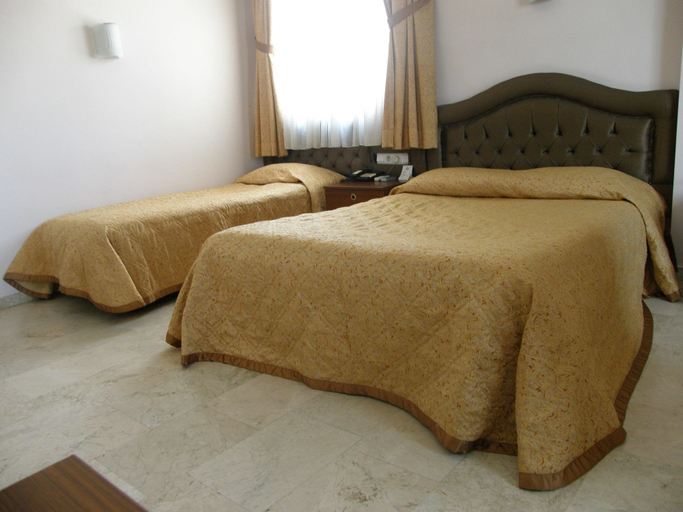 Bedroom 4, Akdeniz Hotel, Merkez