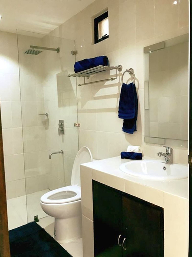 Bathroom 4, Bentrina Diving Resort, Mabini