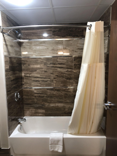 Bathroom 3, Lincoln Hotel Philadelphia, Philadelphia
