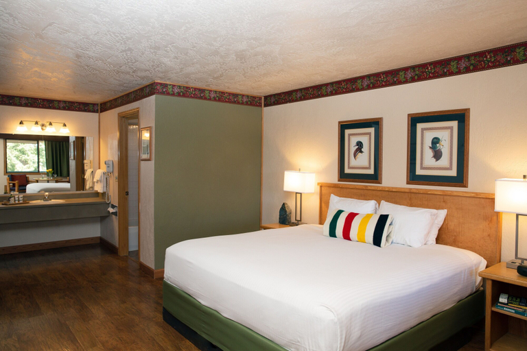 Bedroom 2, Timbers Motel, Flathead