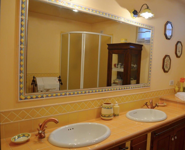 Bathroom 4, Bed And Breakfast Bike, Viterbo