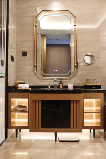Bathroom 4, La Quinta by Wyndham Weifang South, Weifang