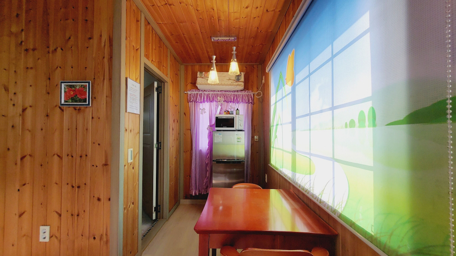 Others 5, Green Fairytale Pension, Taean