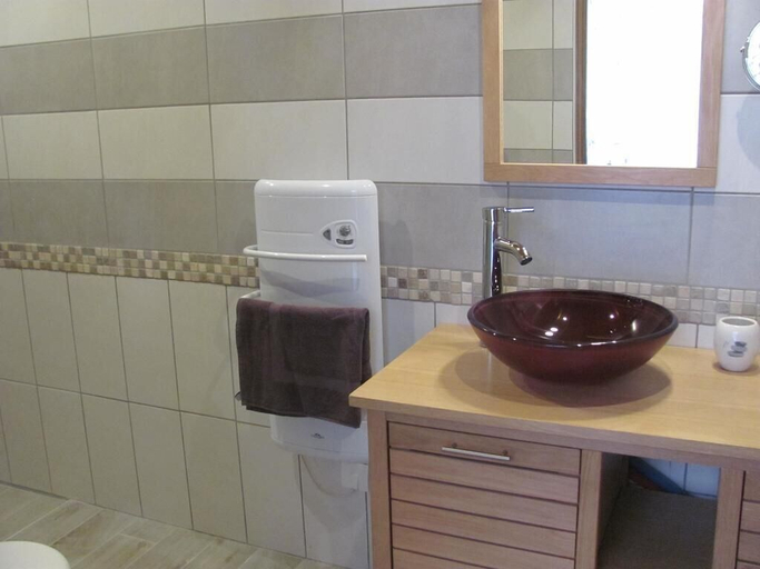 Bathroom 5, Au Pied du Figuier, Aude