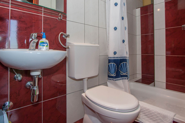 Bathroom 4, Garden Apartment Hotel, Split