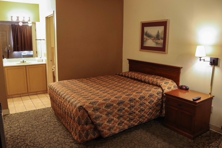 Bedroom 3, Tiki Lodge, Spokane