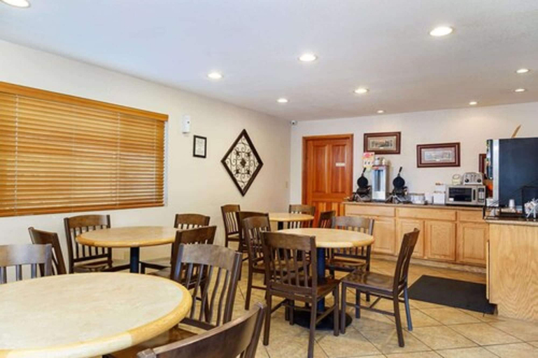Food & Drinks 5, Super 8 by Wyndham Susanville, Lassen