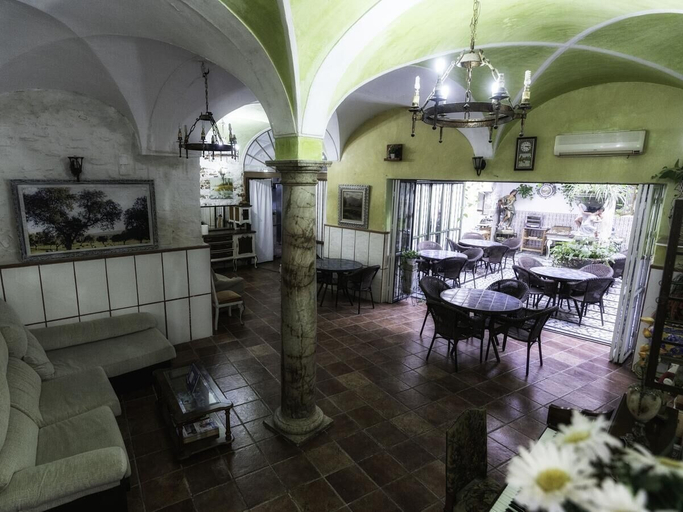 Food & Drinks 4, Hotel Las Palmeras by Vivere Stays, Badajoz