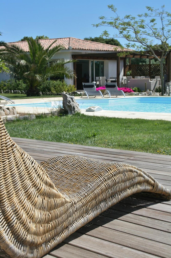 Exterior & Views 2, Poisson Rouge, Corse-du-Sud