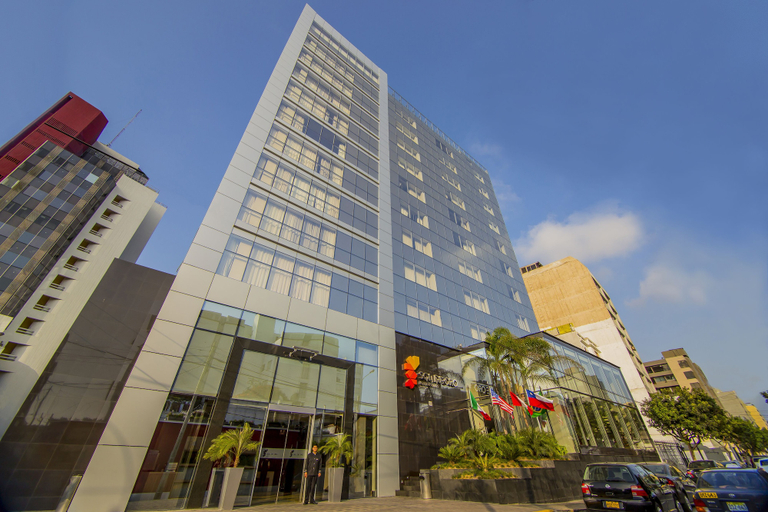 Exterior & Views