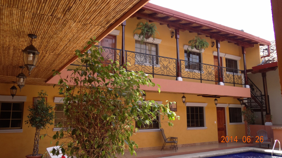 Exterior & Views