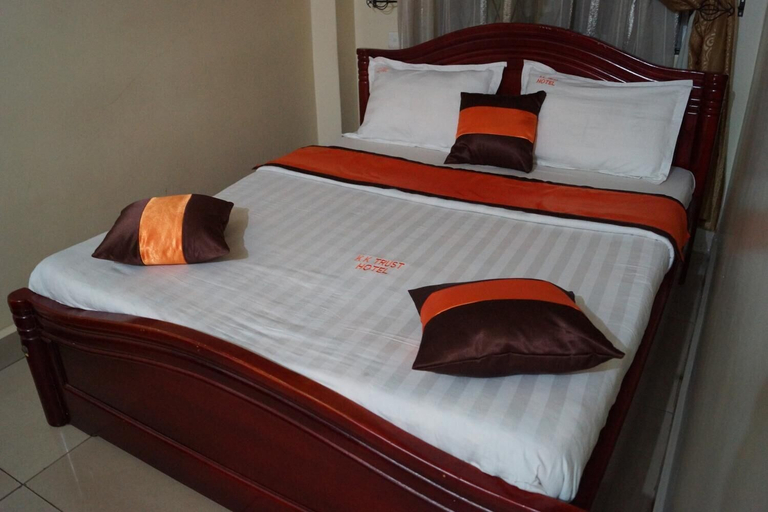Bedroom 2, KK Trust Hotel, Kampala