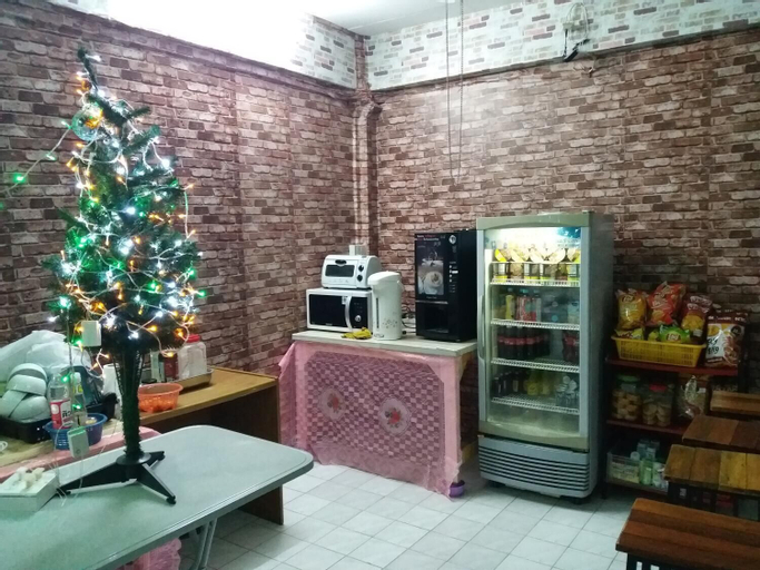 Food & Drinks 15