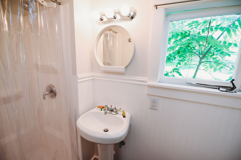 Bathroom 4, Rainbow Mountain Resort, Monroe