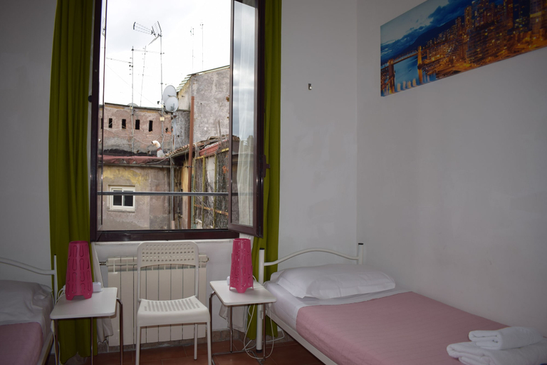 Bedroom 2, Bar dell'Artista Hostel, Rome