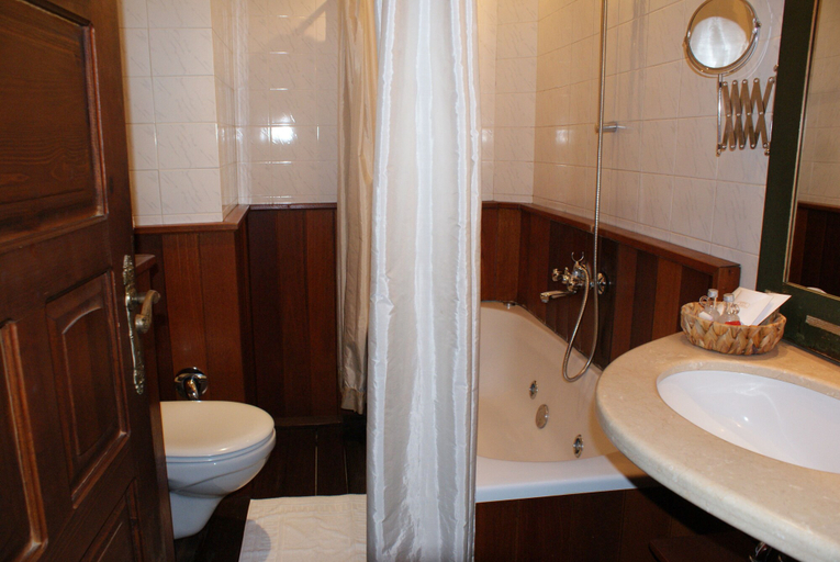 Bathroom 3, Old Legends, Plovdiv