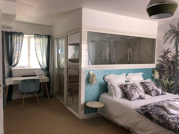 Bedroom 5, Le Domaine Aubazen, Dordogne