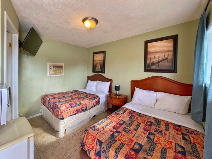 Bedroom 2, Sunny Motel, Bruce