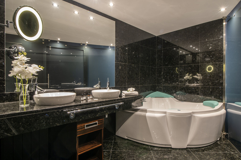 Bathroom 4, Hotel Starc by Pierre & Vacances Premium