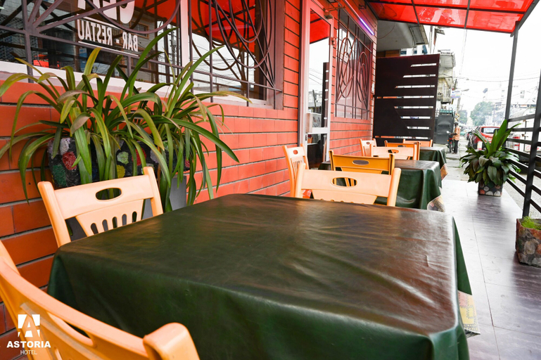 Food & Drinks 4, HOTEL ASTORIA, Wouri