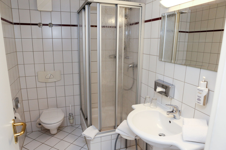 Bathroom 3, Hotel Kaiserhof, Bautzen