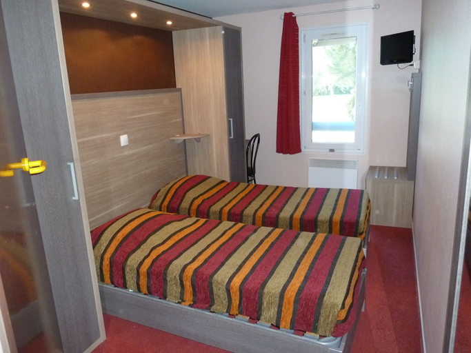 Bedroom 2, Hôtel Lou Mistralou, Bouches-du-Rhône