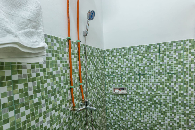 Bathroom 3, Hotel O Kost Arie 1, East Jakarta