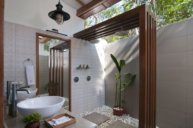 Bathroom 4, KeRensia Private Pool Villas, Lombok