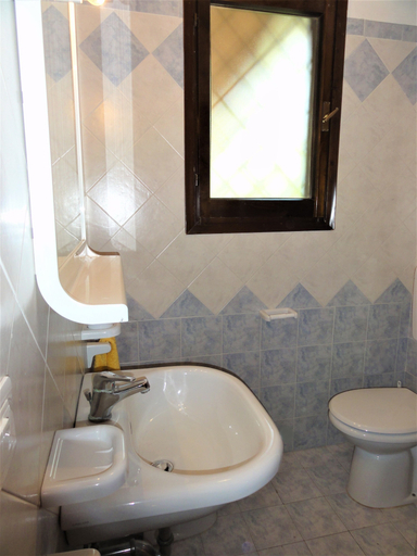 Bathroom 3, Villa Pinea, Venezia