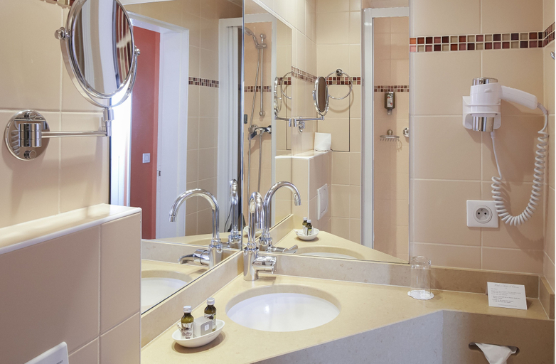 Bathroom 4, Relais Du Louvre, Paris