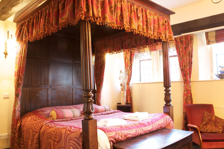 Bedroom 2, George & Pilgrims Hotel, Somerset