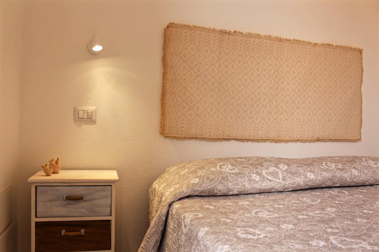Bedroom 2, Residence Bianco Navarrese B, Ogliastra