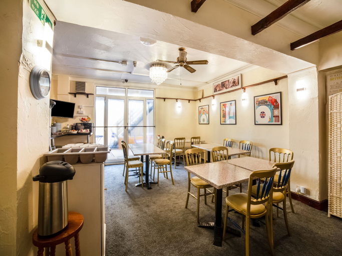 Food & Drinks 5, Devine Beach Hotel, Westcliff Southend-On-Sea, Southend-on-Sea